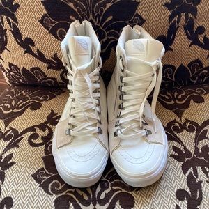 Vans ladies 8 off the wall scotch guard water proof leather suede canvas fur